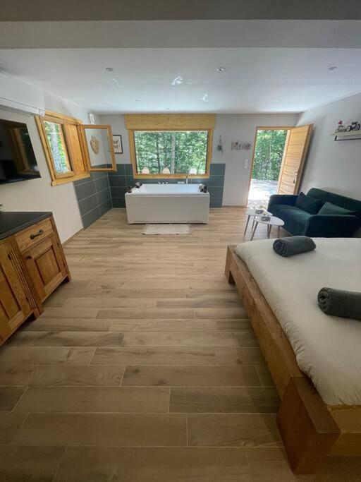 Jacuzzi En Foret L'Esperou Bagian luar foto
