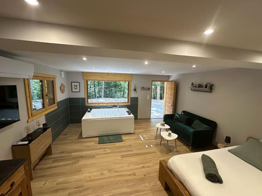 Jacuzzi En Foret L'Esperou Bagian luar foto